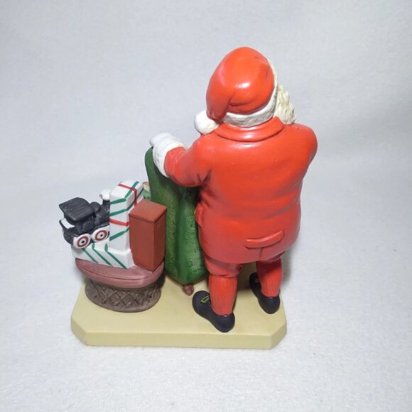 VTG Norman Rockwell Museum 1982 Collector’s Christmas Figurine Waiting for Santa - Picture 6 of 10